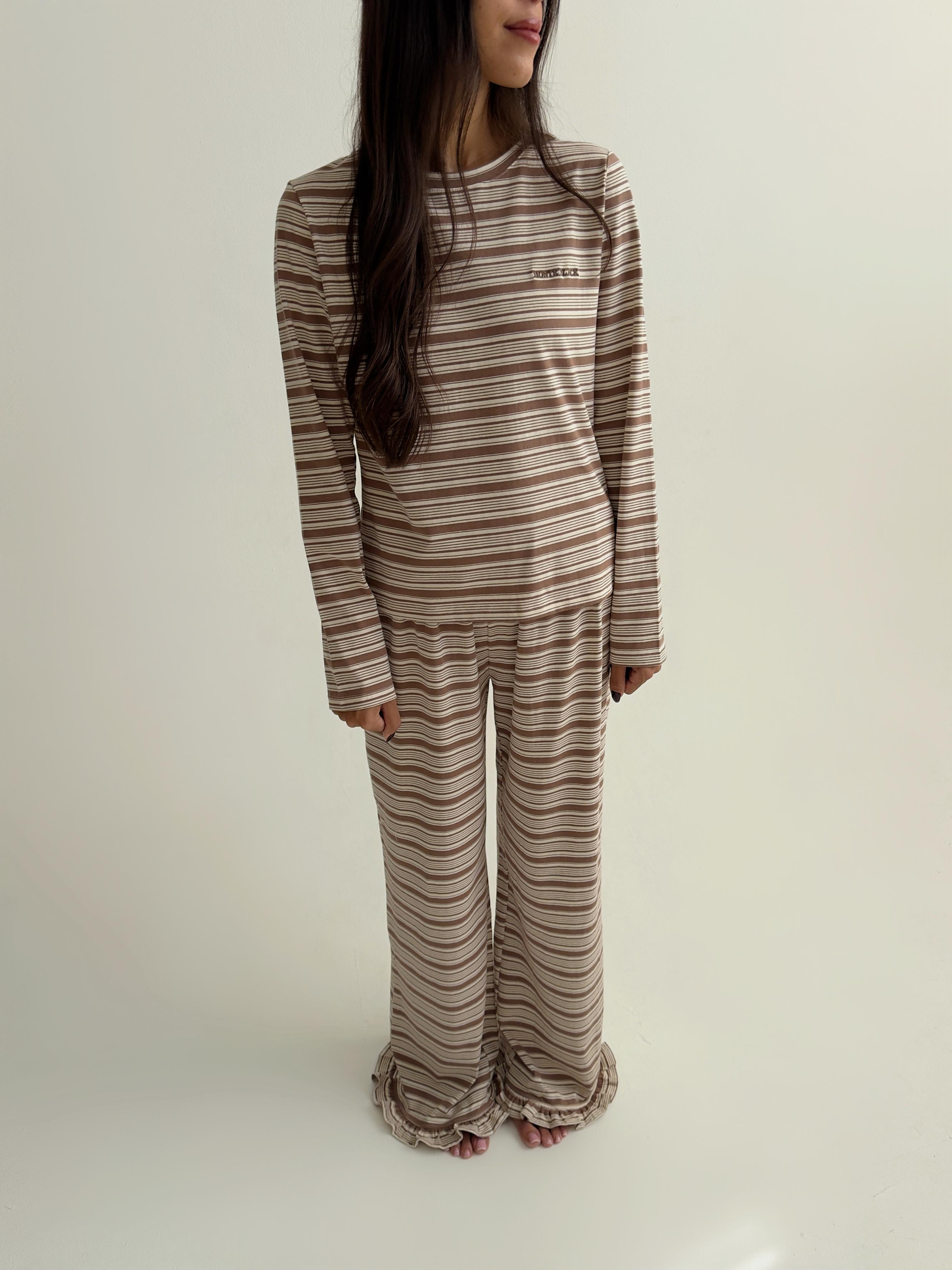 פיג׳מת ג׳סי כותנה פסים חום רקמת לוגו