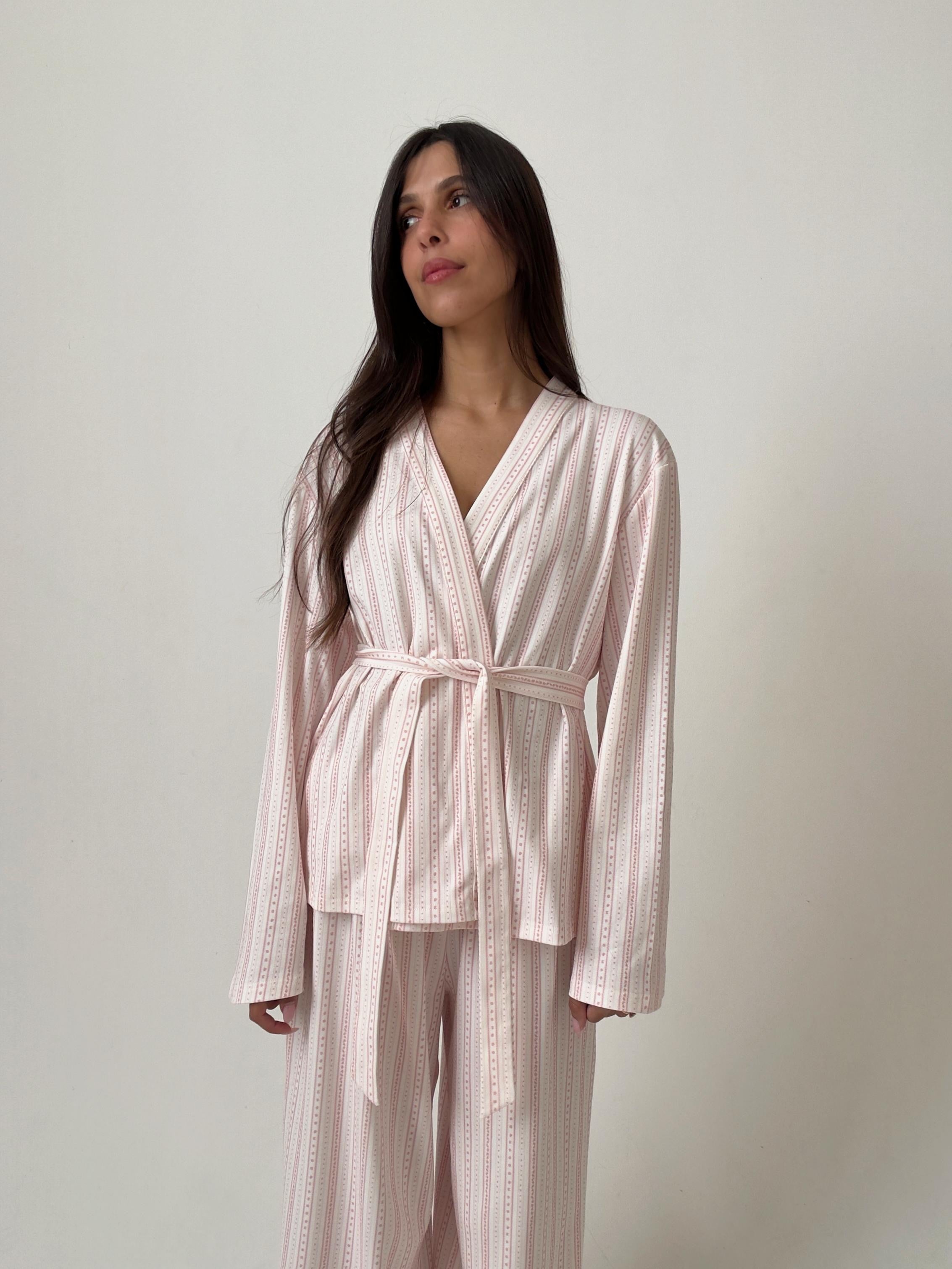 חליפת לואיס פרינט פסים ורוד