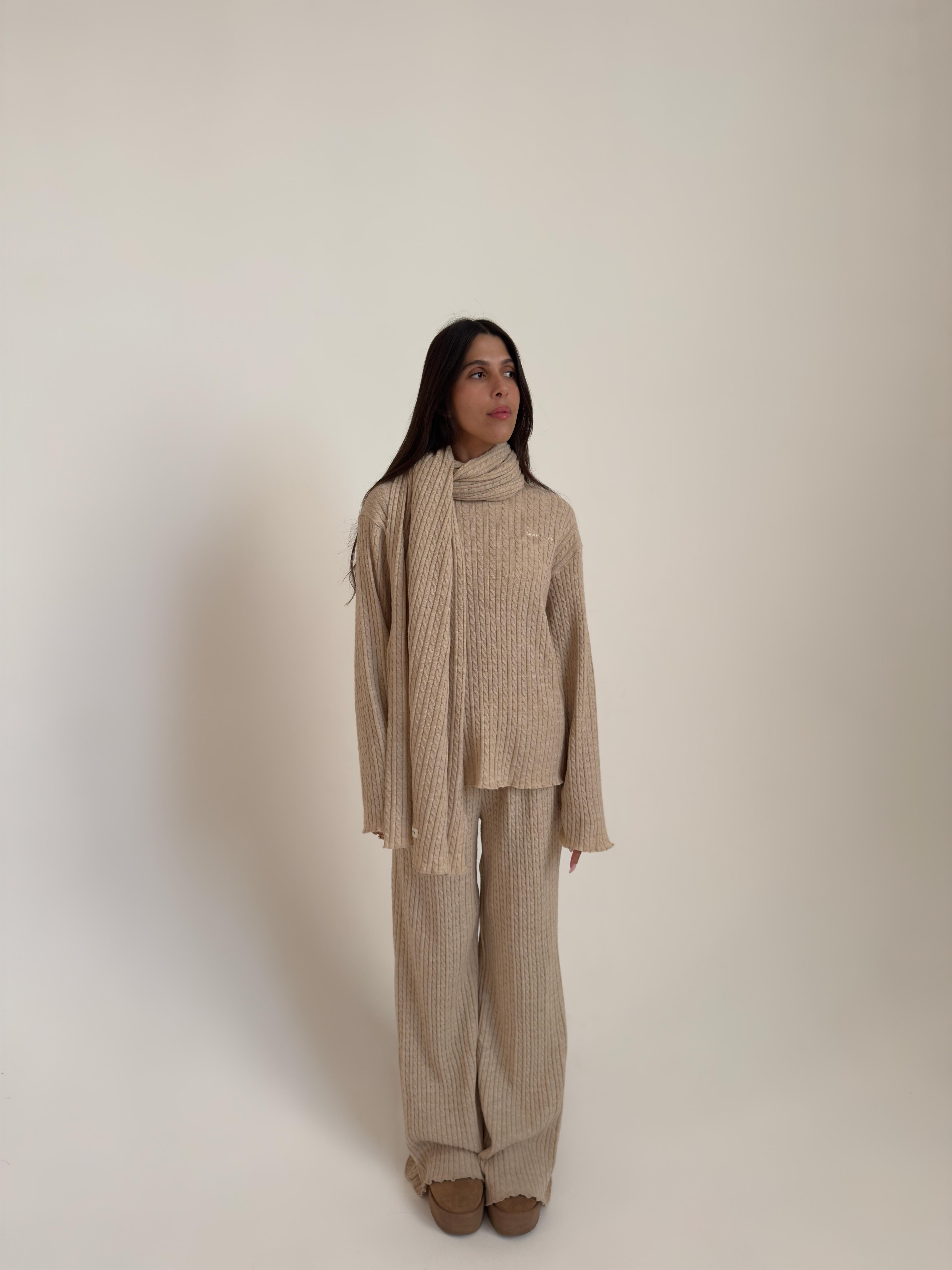 חליפת לונה סרוגה קאמל