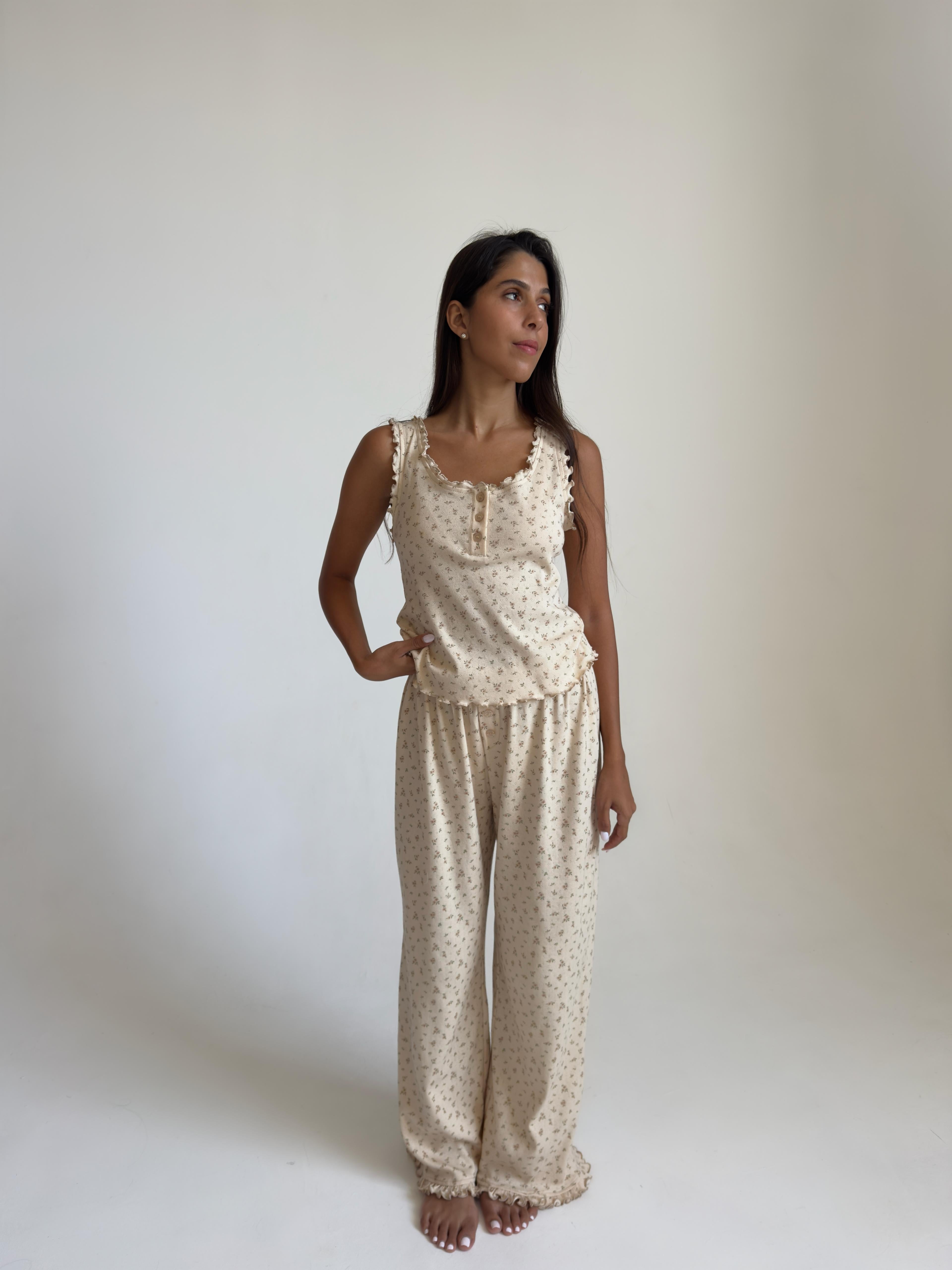 פיג׳מת לילה מלמלות פוינטל שמנת פרינט פרחים