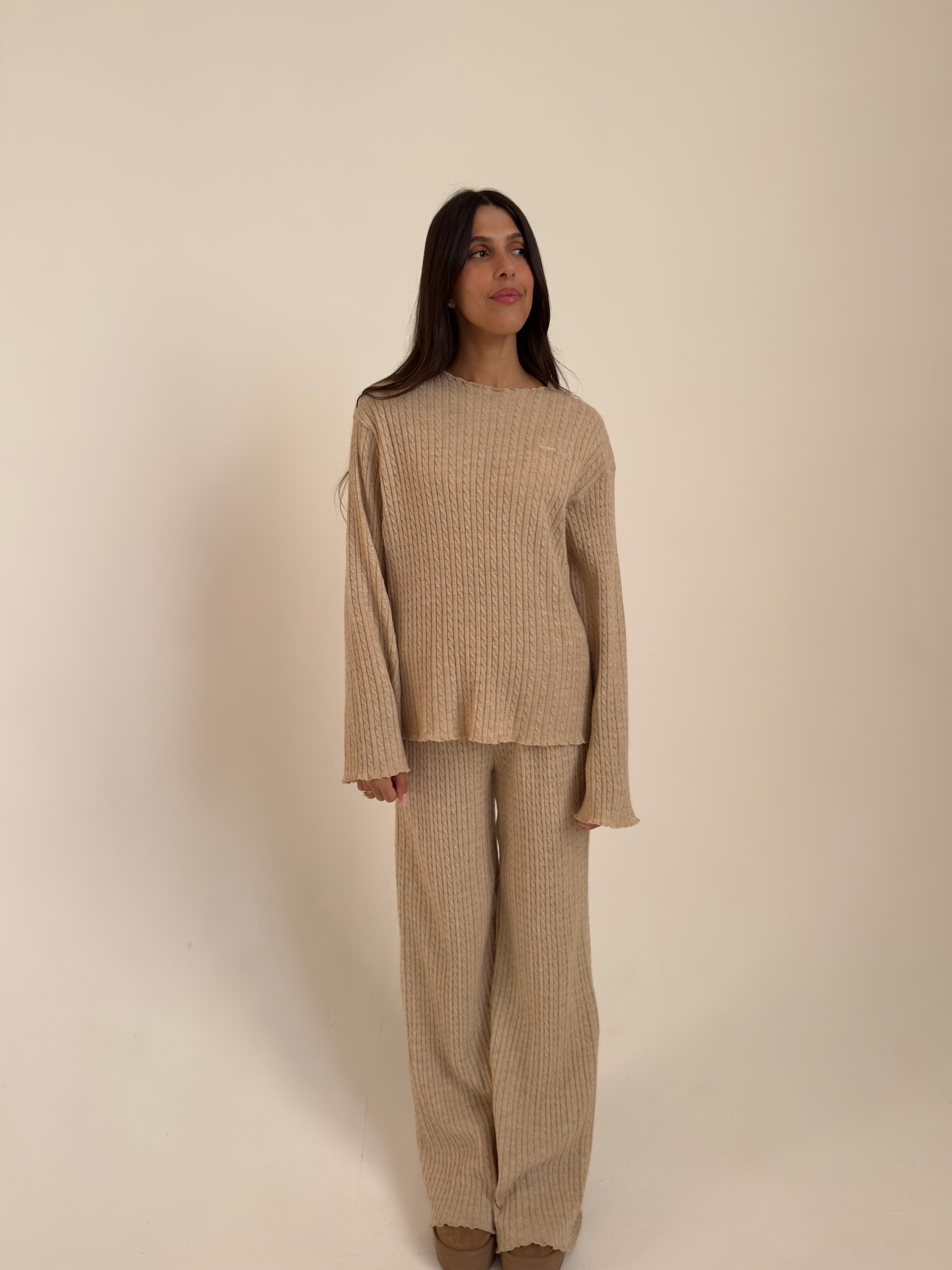 חליפת לונה סרוגה קאמל