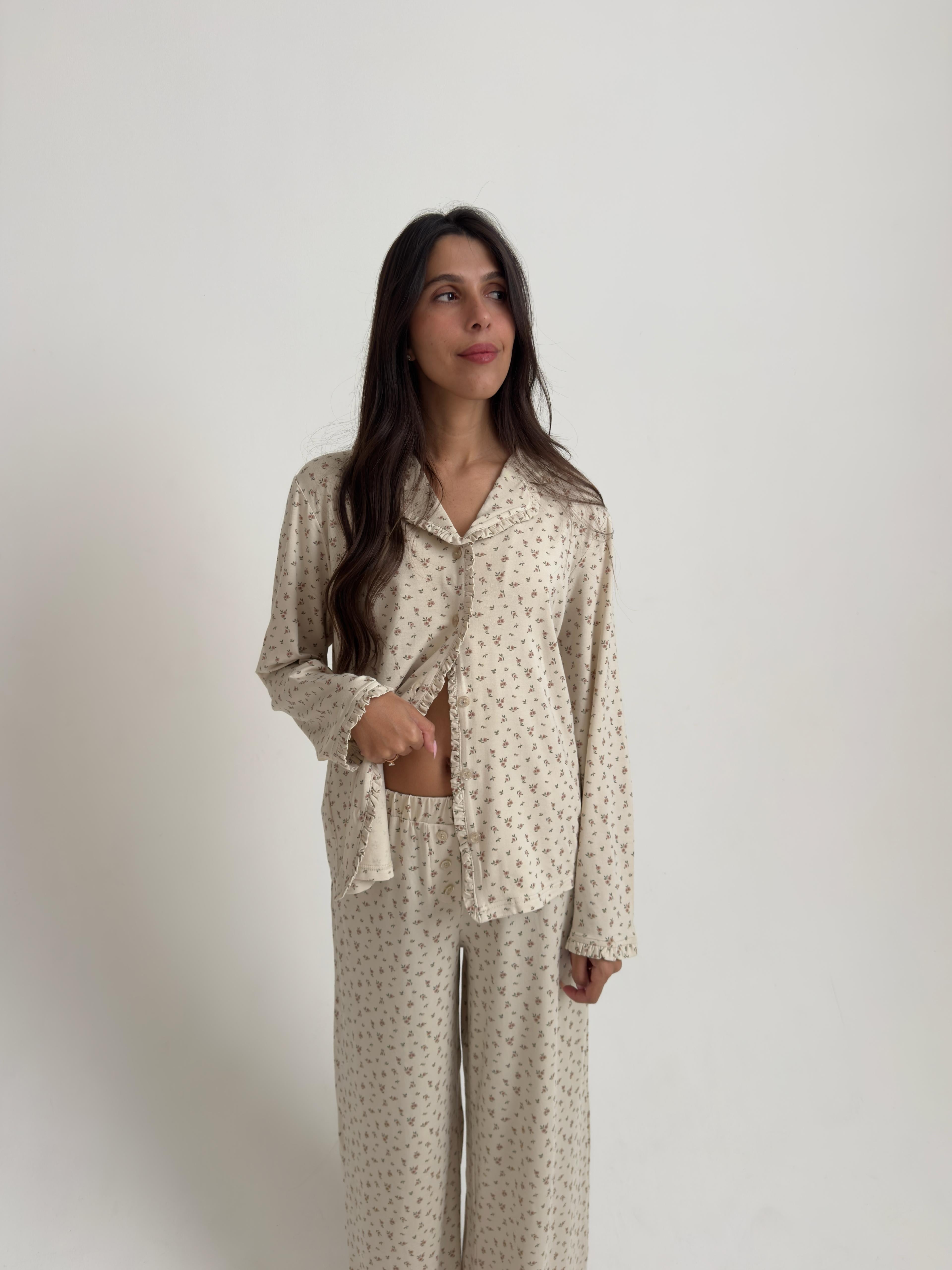 פיג׳מת אלנה מסגרת מלמלות פרינט פרחים שמנת