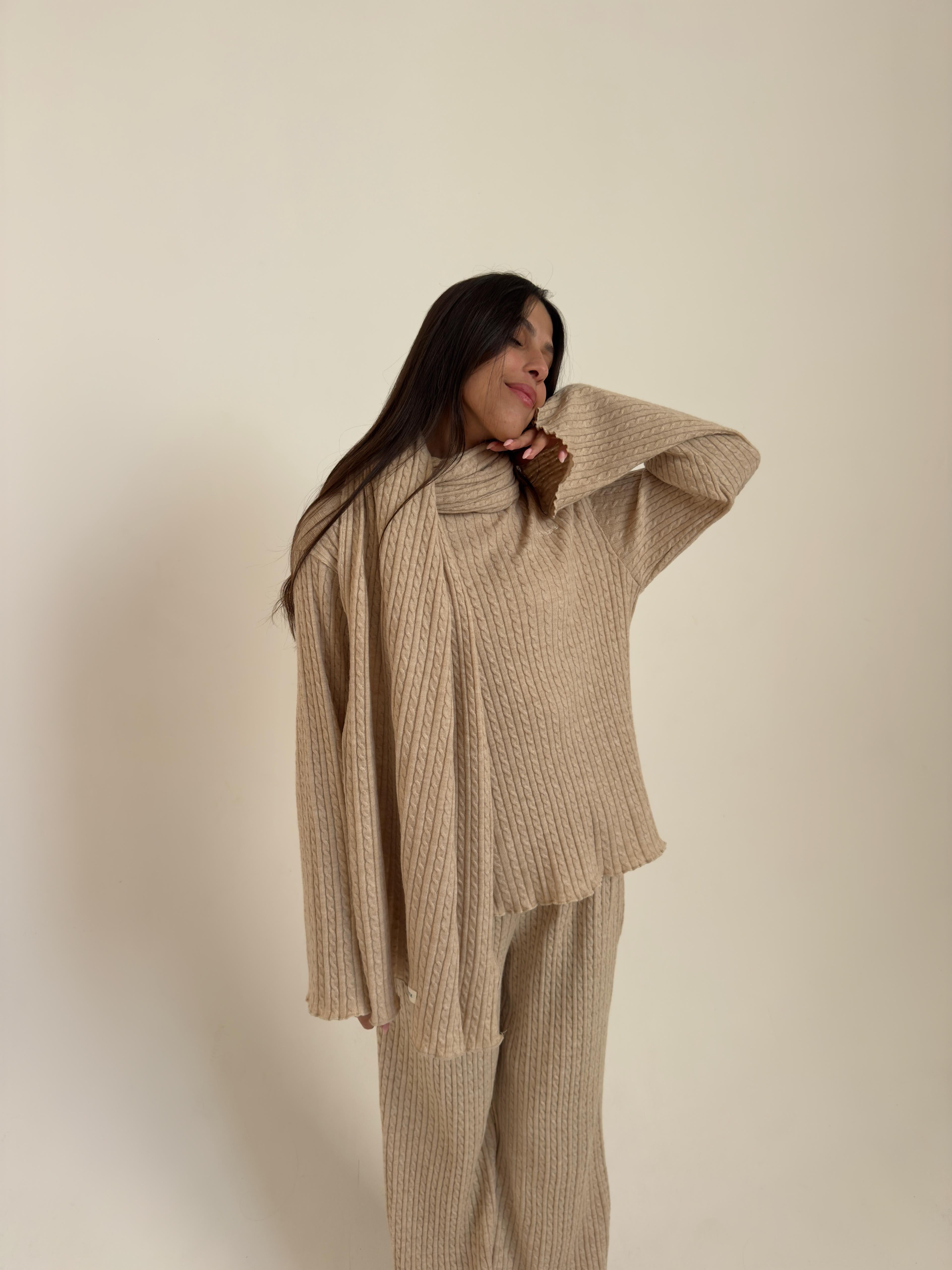 חליפת לונה סרוגה קאמל