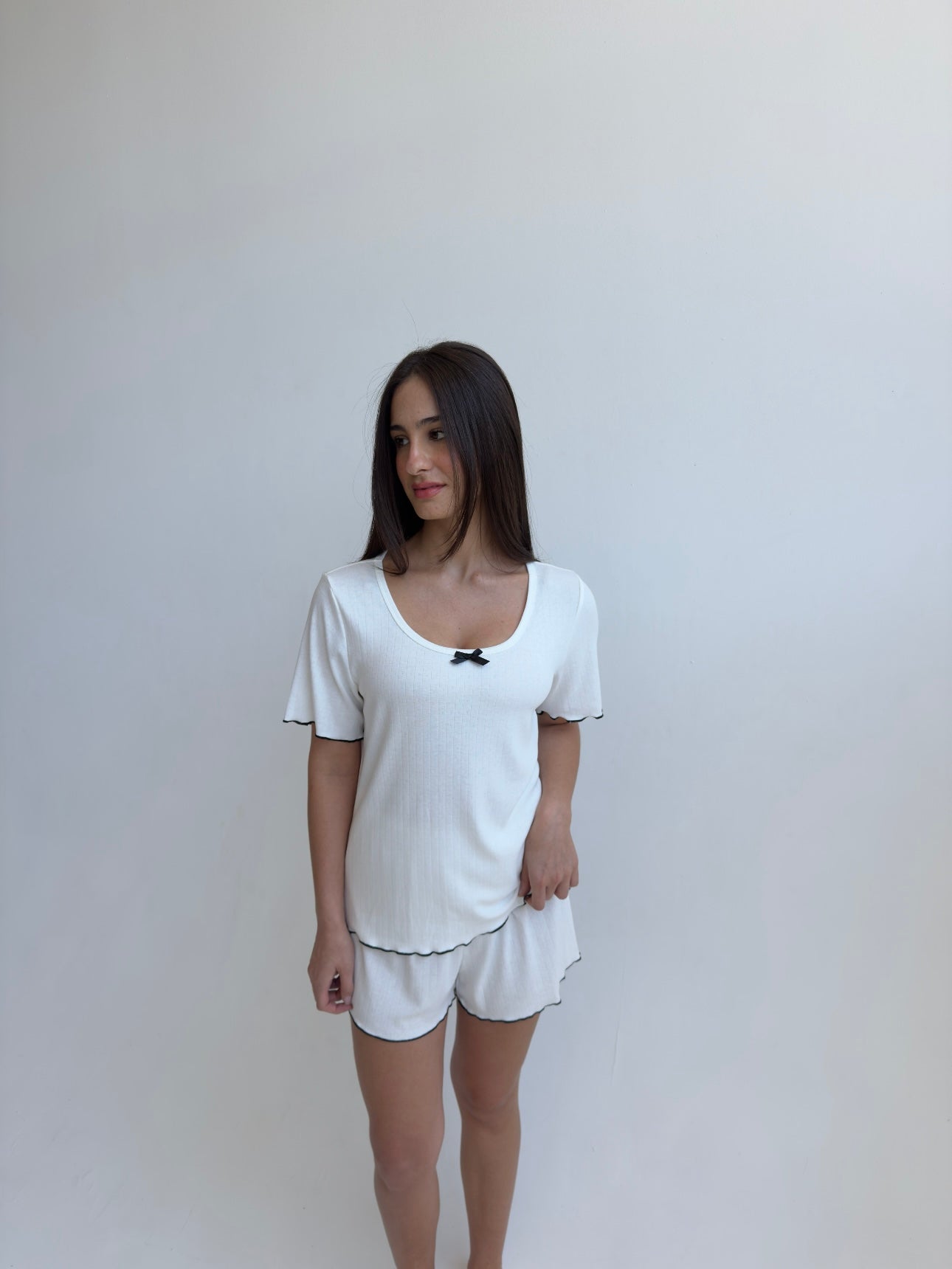 פיג׳מת לילה פוינטל לבן עם פופיון