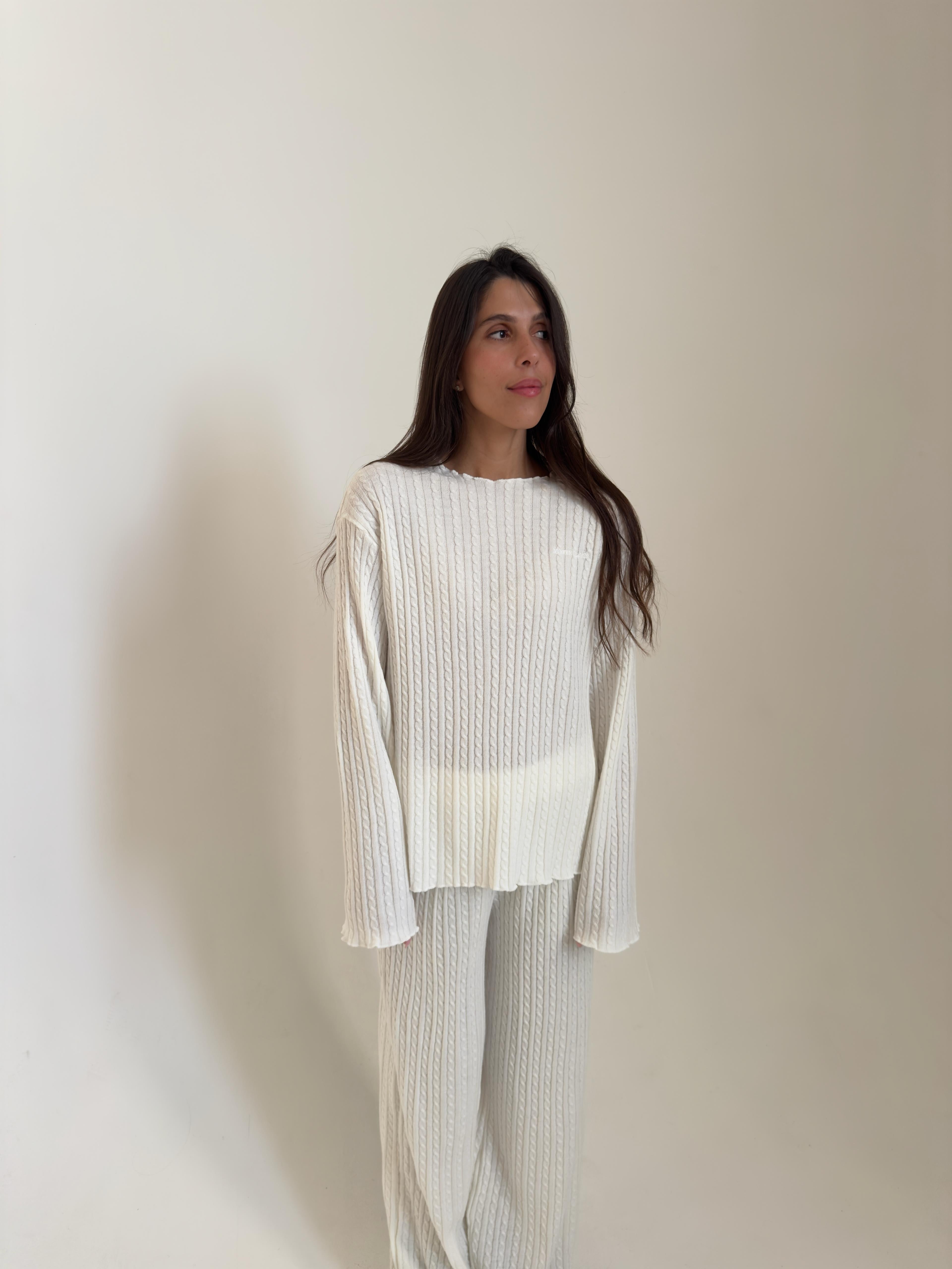 חליפת לונה סרוגה לבנה