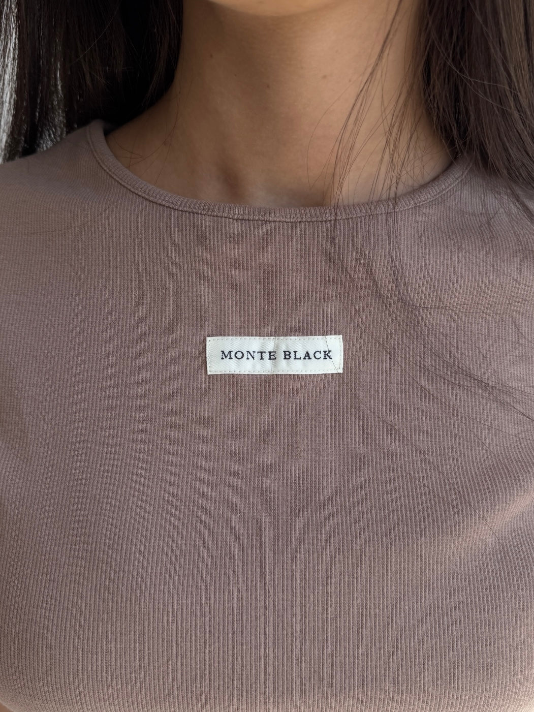 פיג׳מת לילה ריבס חום עם טיקט