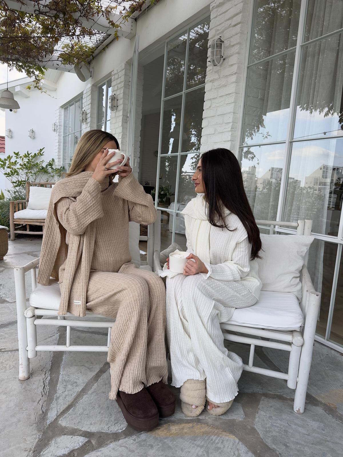 חליפת לונה סרוגה קאמל