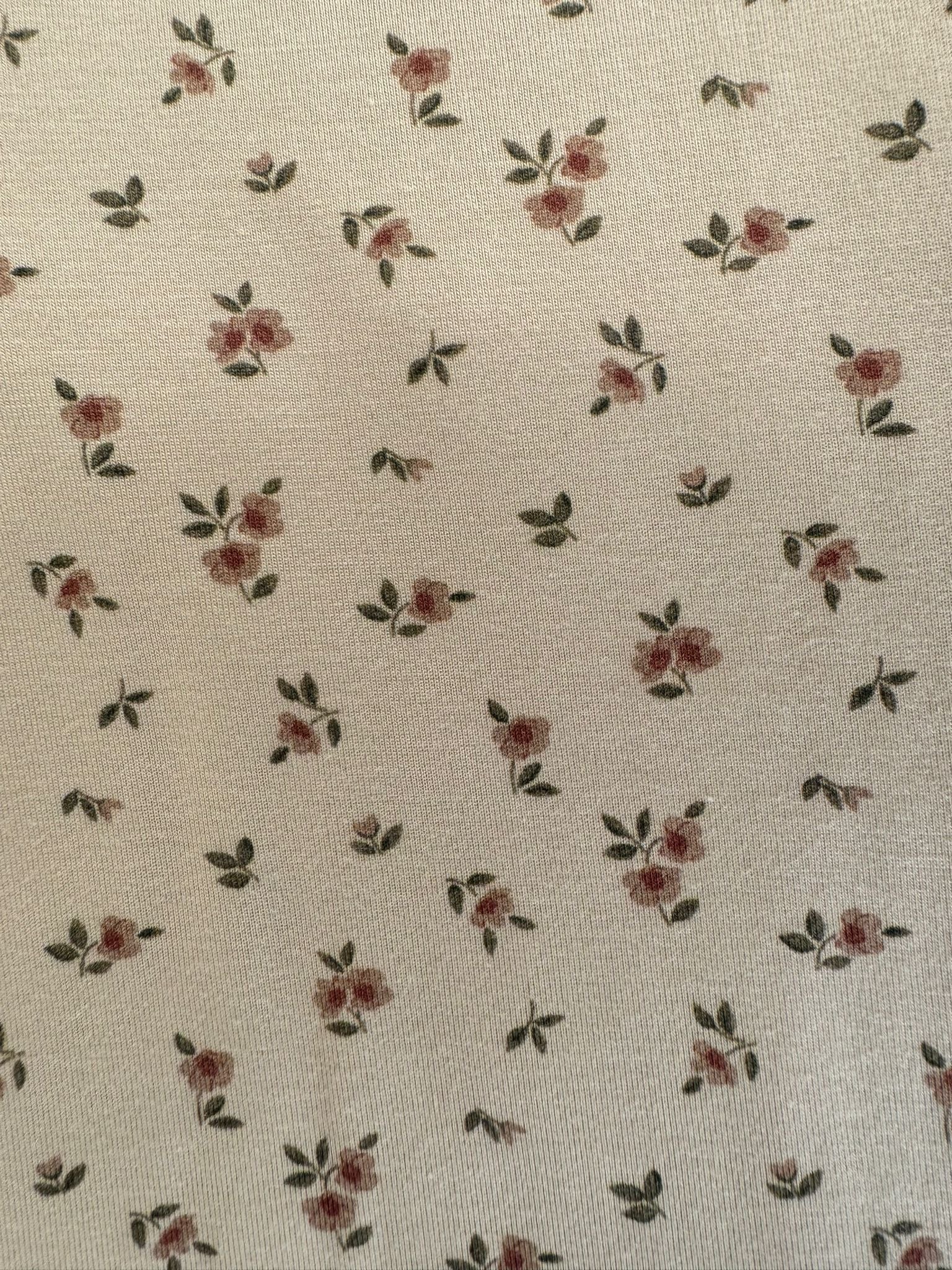 פיג׳מת אלנה מסגרת מלמלות פרינט פרחים שמנת