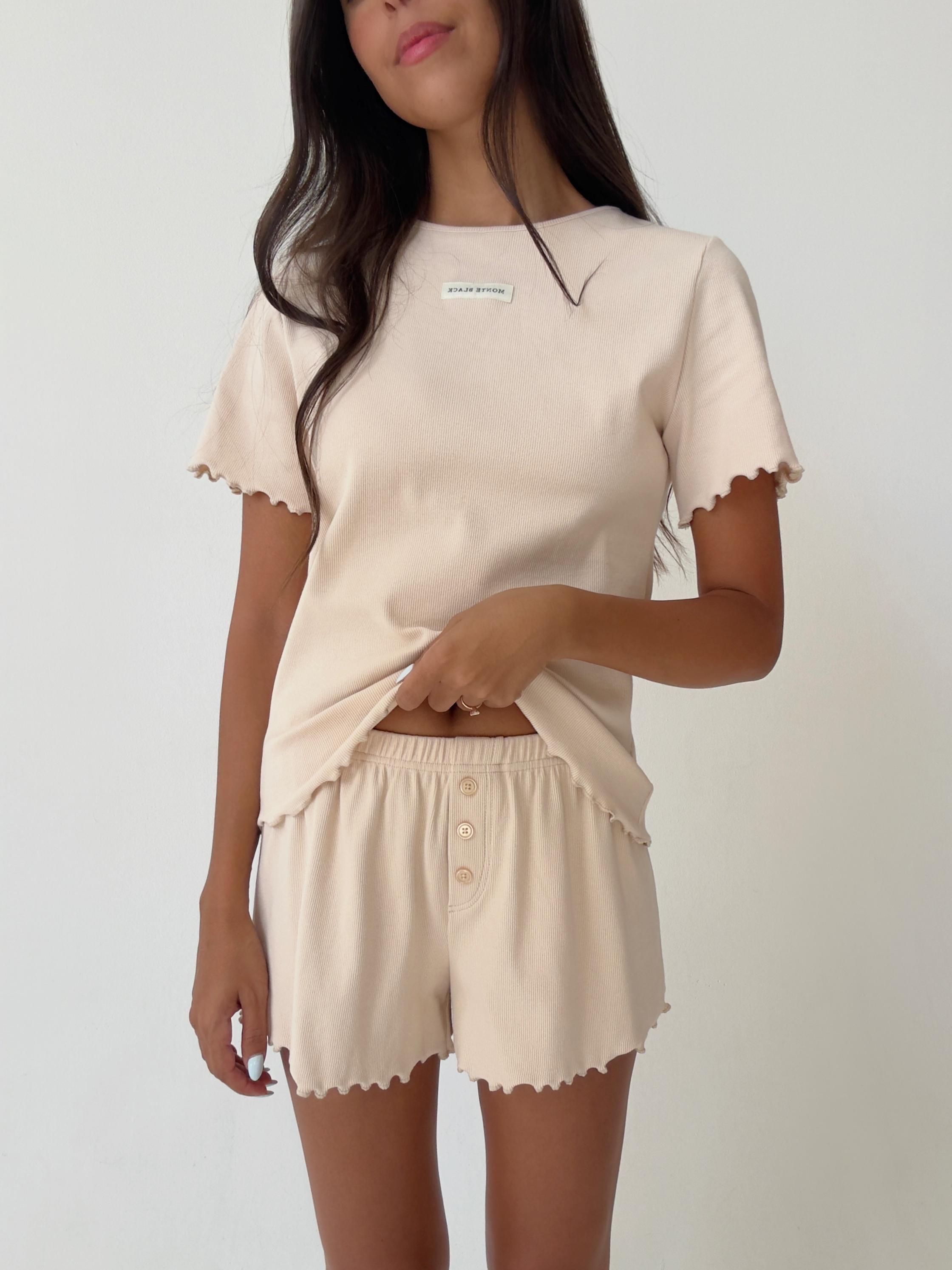 פיג׳מת לילה ריבס אבן עם טיקט