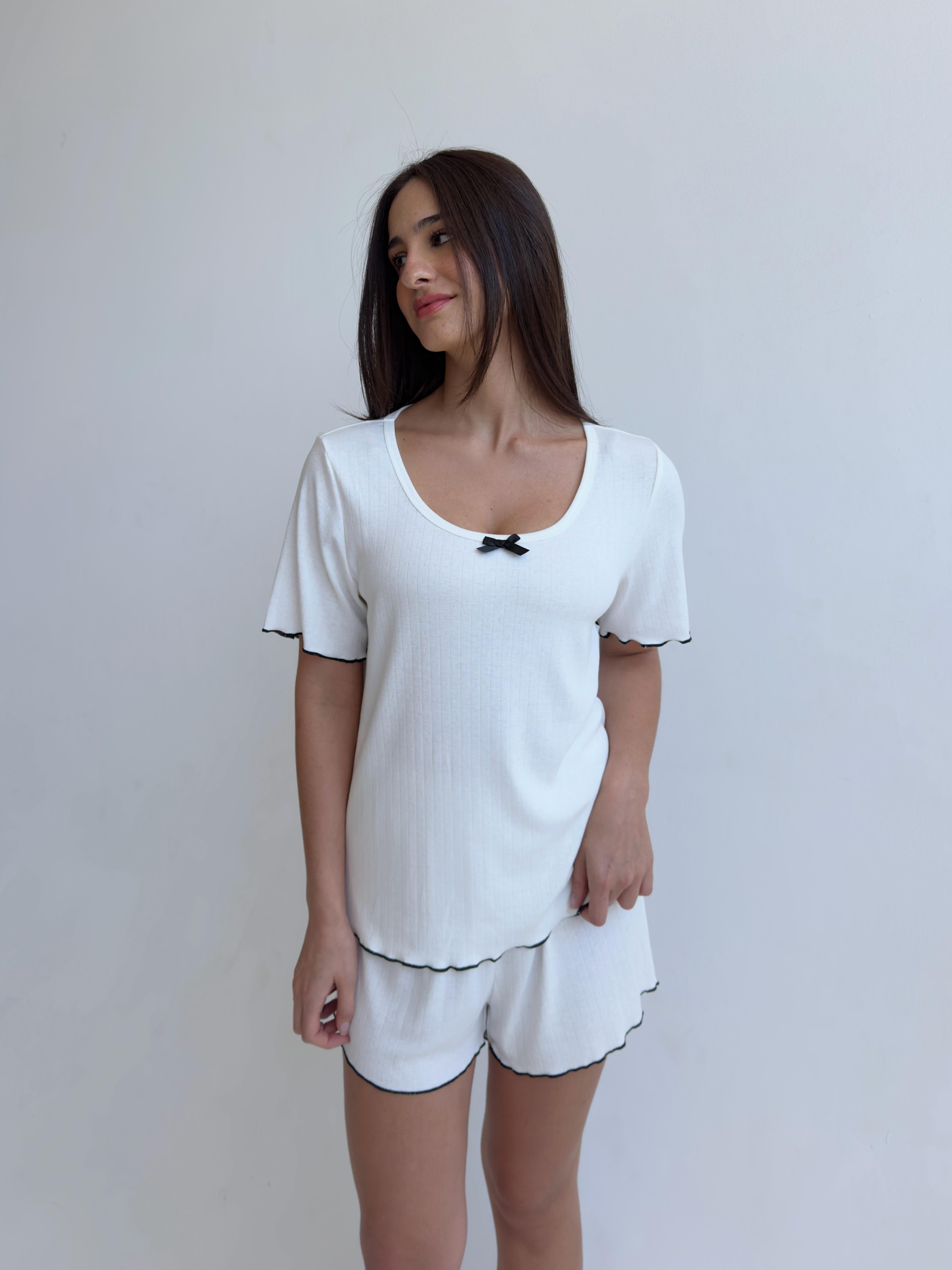 פיג׳מת לילה פוינטל לבן עם פופיון