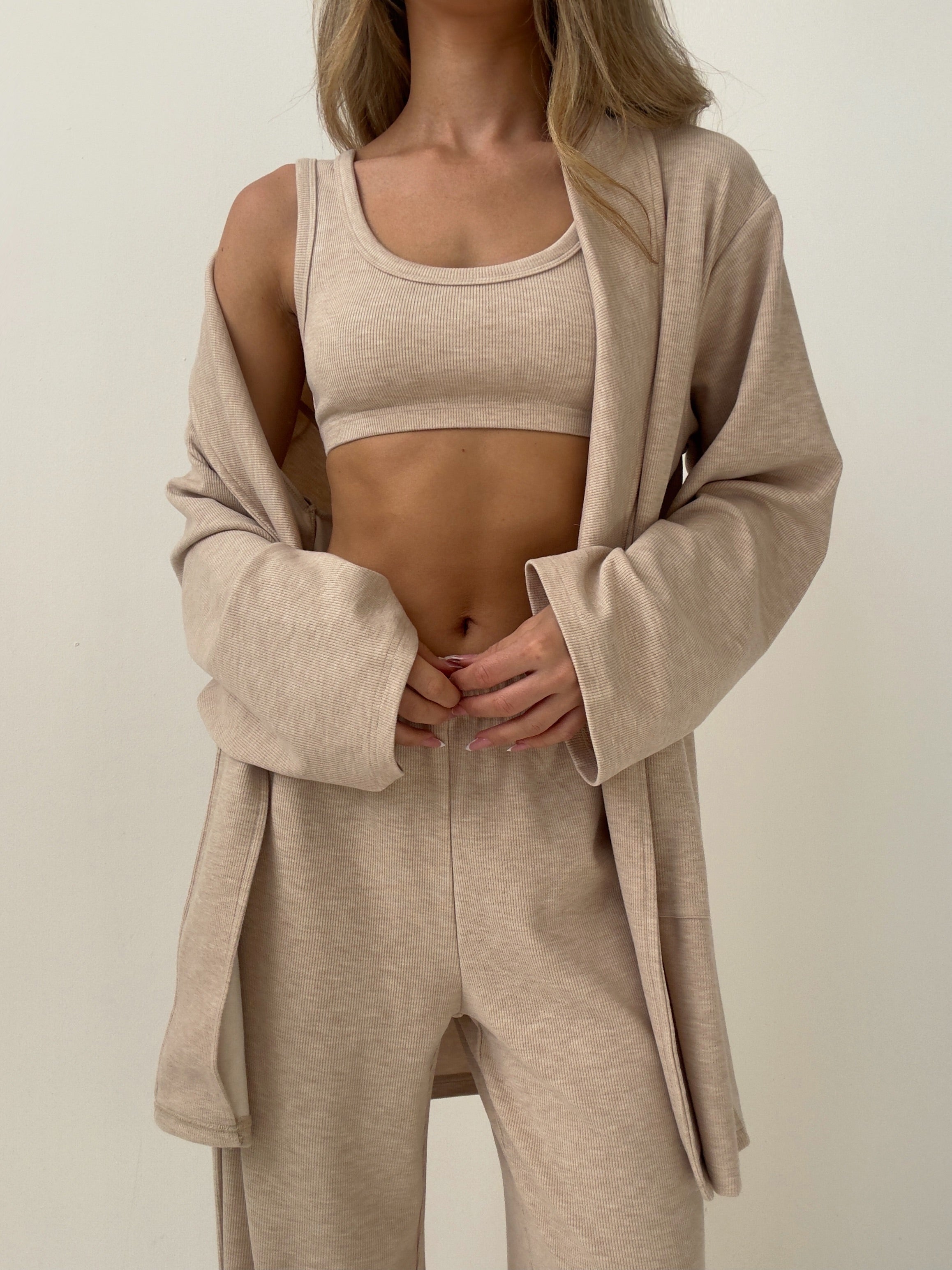 חליפת פנאי אלוא חום