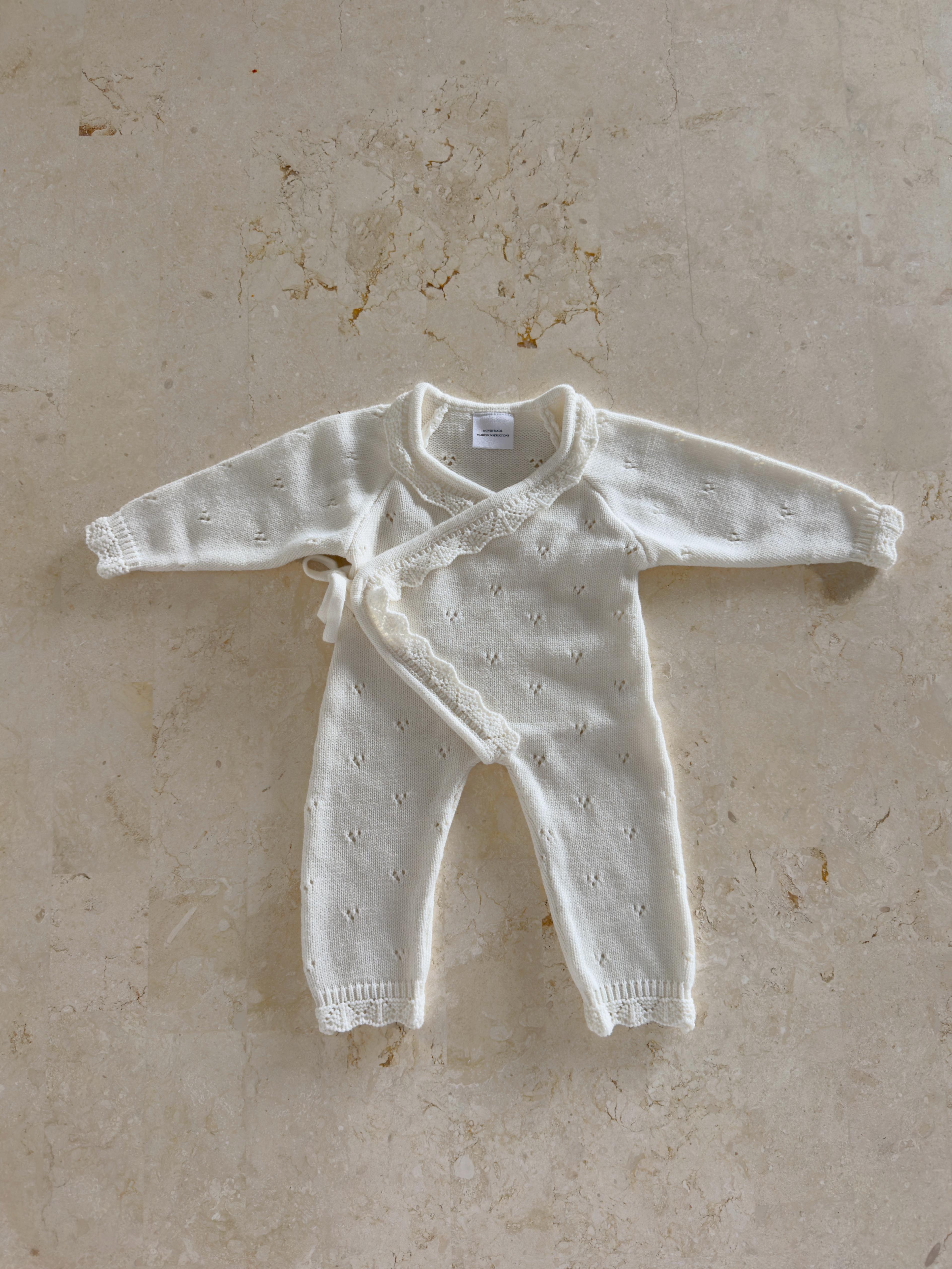 חליפת תינוק סרוגה