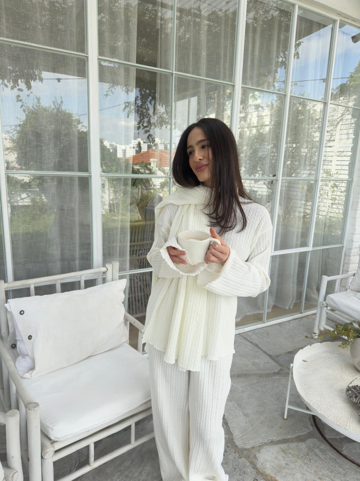 חליפת לונה סרוגה לבנה