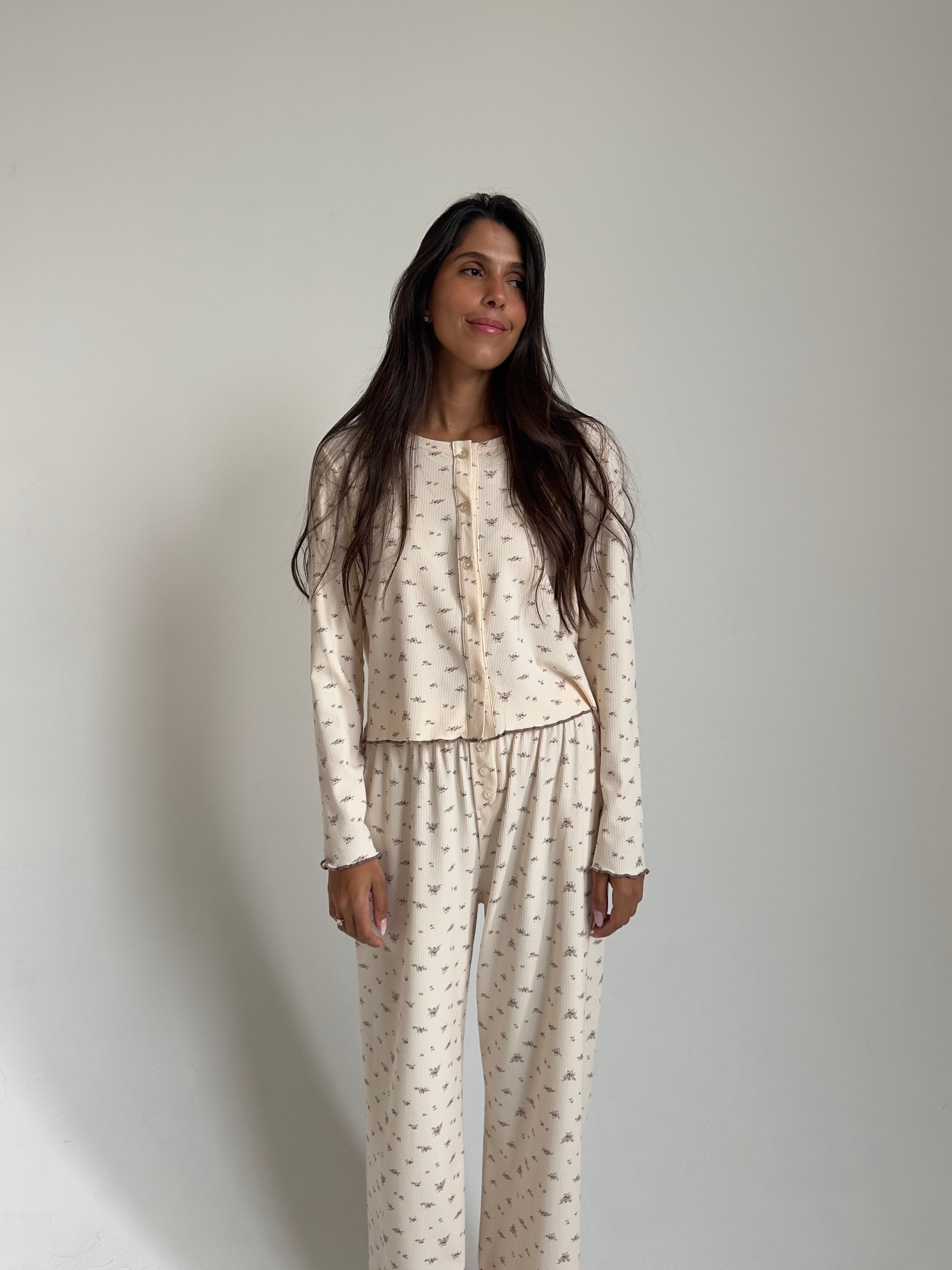 פיג׳מת סיארה ריב פרינט פרחים שמנת