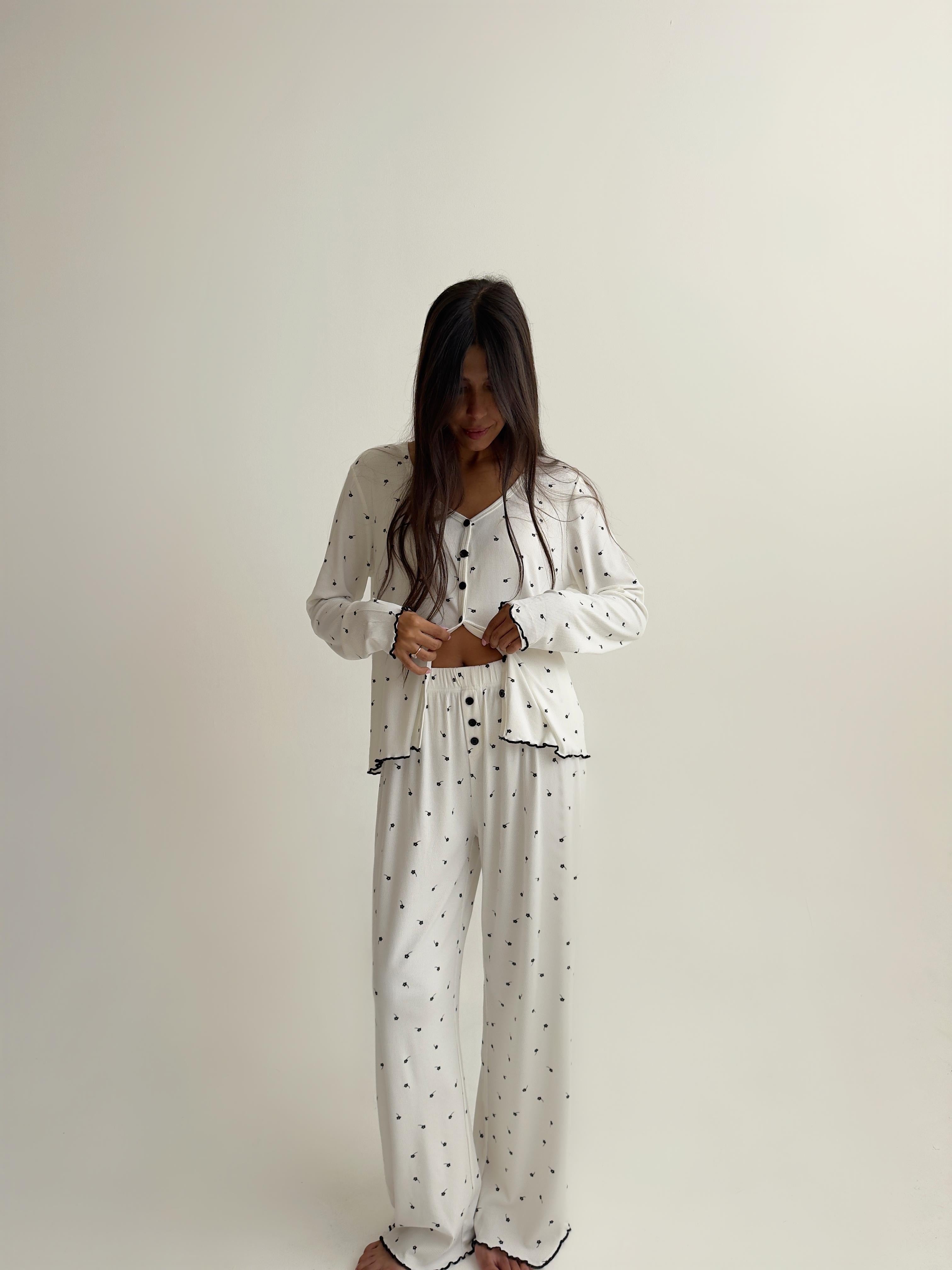 פיג׳מה דניאלה ריב פרחים שחורים