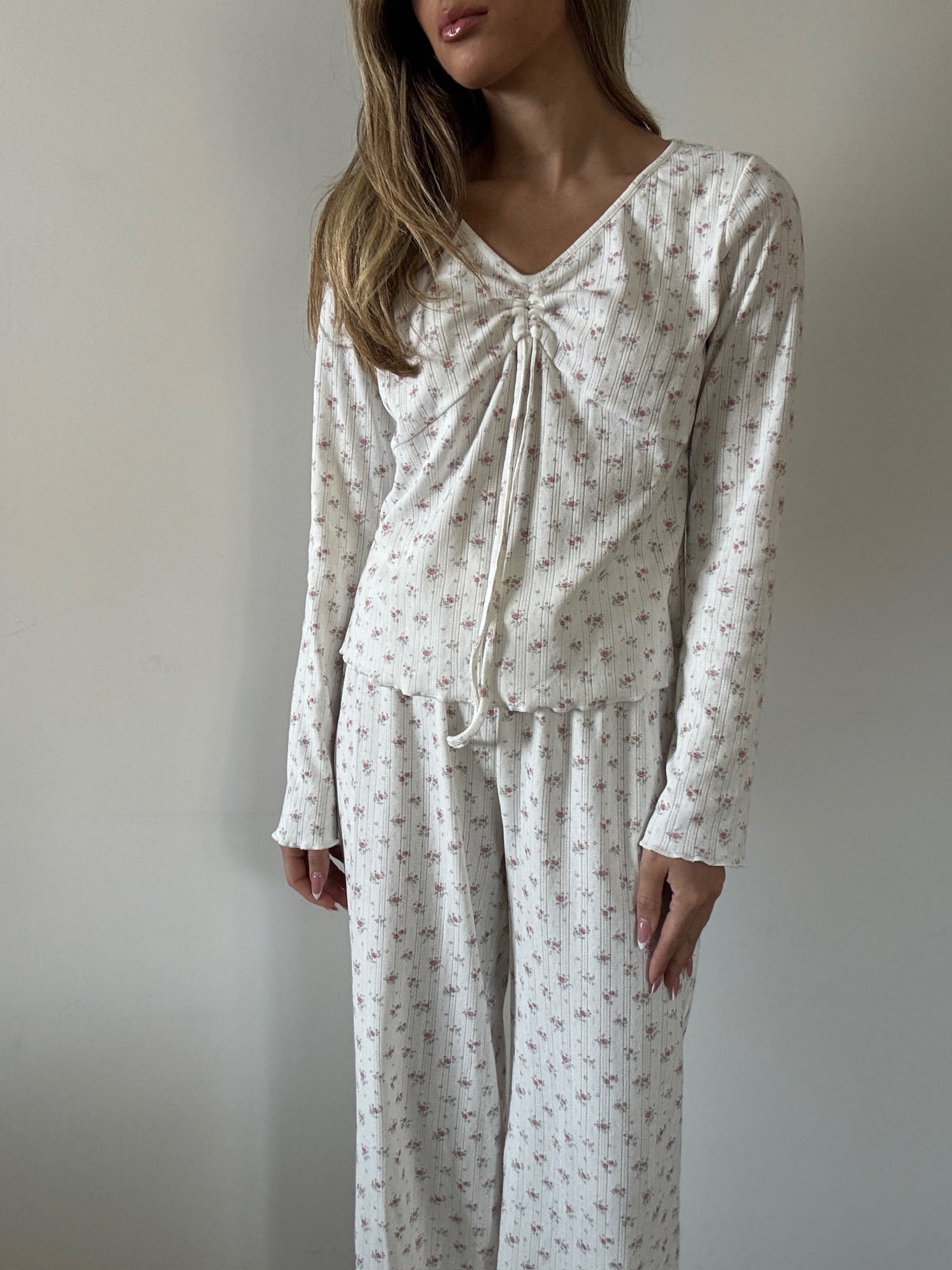 Miley white floral fontal Pajamas In cotton