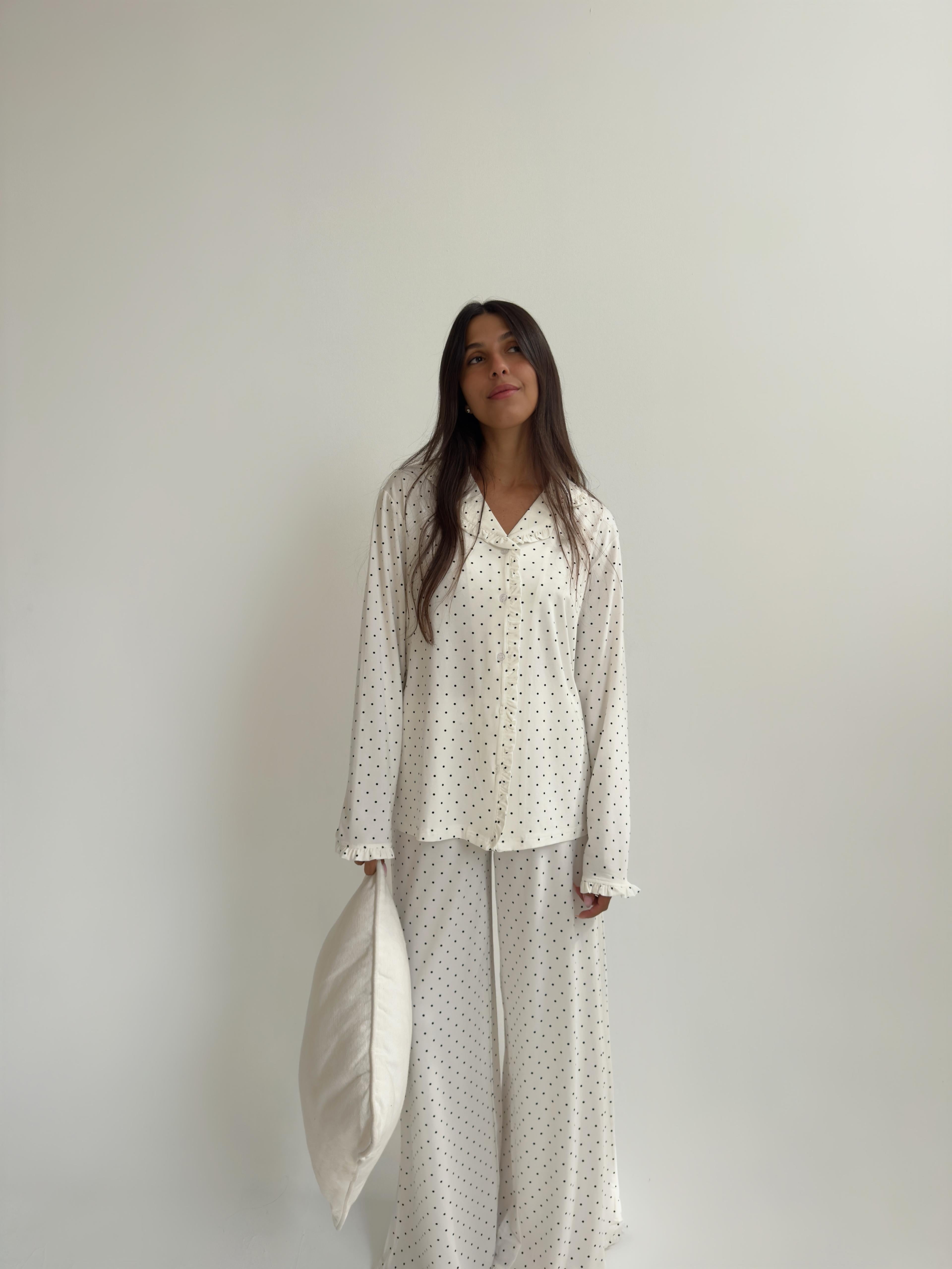 פיג׳מת אלנה ויסקוזה מסגרת מלמלות פרינט נקודות